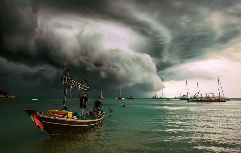 125048 Тропический шторм надвигается на Вьетнам, Таиланд и Лаос