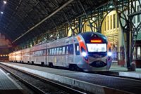 124906 Украинцы в два раза чаще стали ездить на поезде в Европу