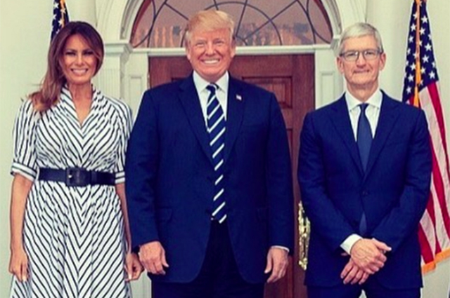 125943 Дональд и Мелания Трамп встретились с главой компании Apple