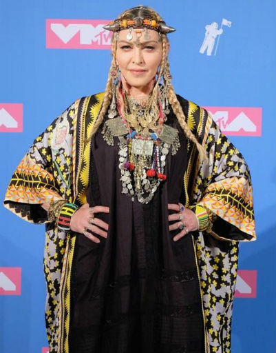 126349 Мадонна пришла на премию MTV в образе викинга