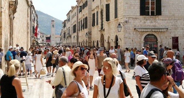 125731 Массовый туризм может навредить Дубровнику