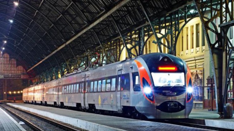 131885 Поезд Львов – Перемышль будет курсировать с 8 по 10 марта