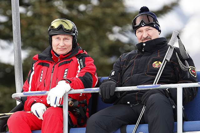131498 Владимир Путин и Александр Лукашенко осваивают горнолыжные склоны на Красной Поляне