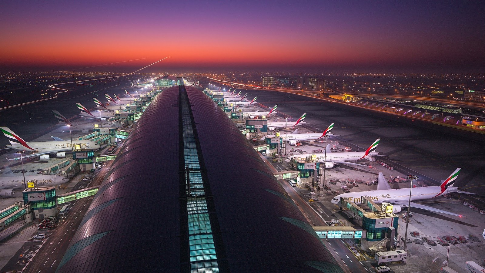 132429 Из-за ремонта аэропорта Дубая ограничит работу на полтора месяца