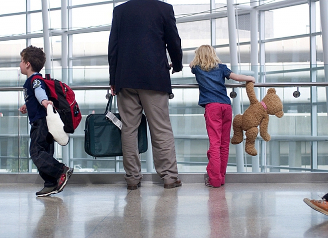 134996 Аэропорт Рига разрешил провожать детей до выхода на посадку