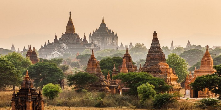 135468 В Мьянме туристам запретили взбираться на храмы города Паган
