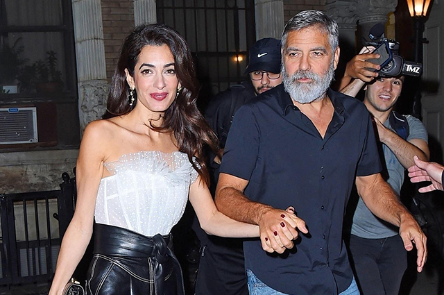 136916 Амаль и Джордж Клуни сходили на ужин по случаю пятой годовщины своего брака