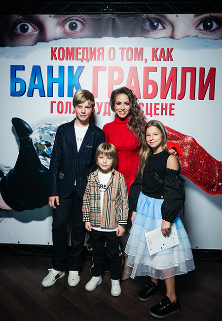 137135 Анастасия Стоцкая, Юлия Барановская, Лера Кудрявцева и другие на премьере мюзикла в Москве