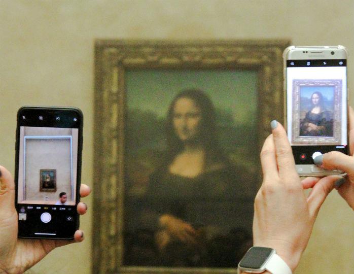 138845 Чудо техники: Мона Лиза ожила в Лувре, благодаря виртуальной реальности
