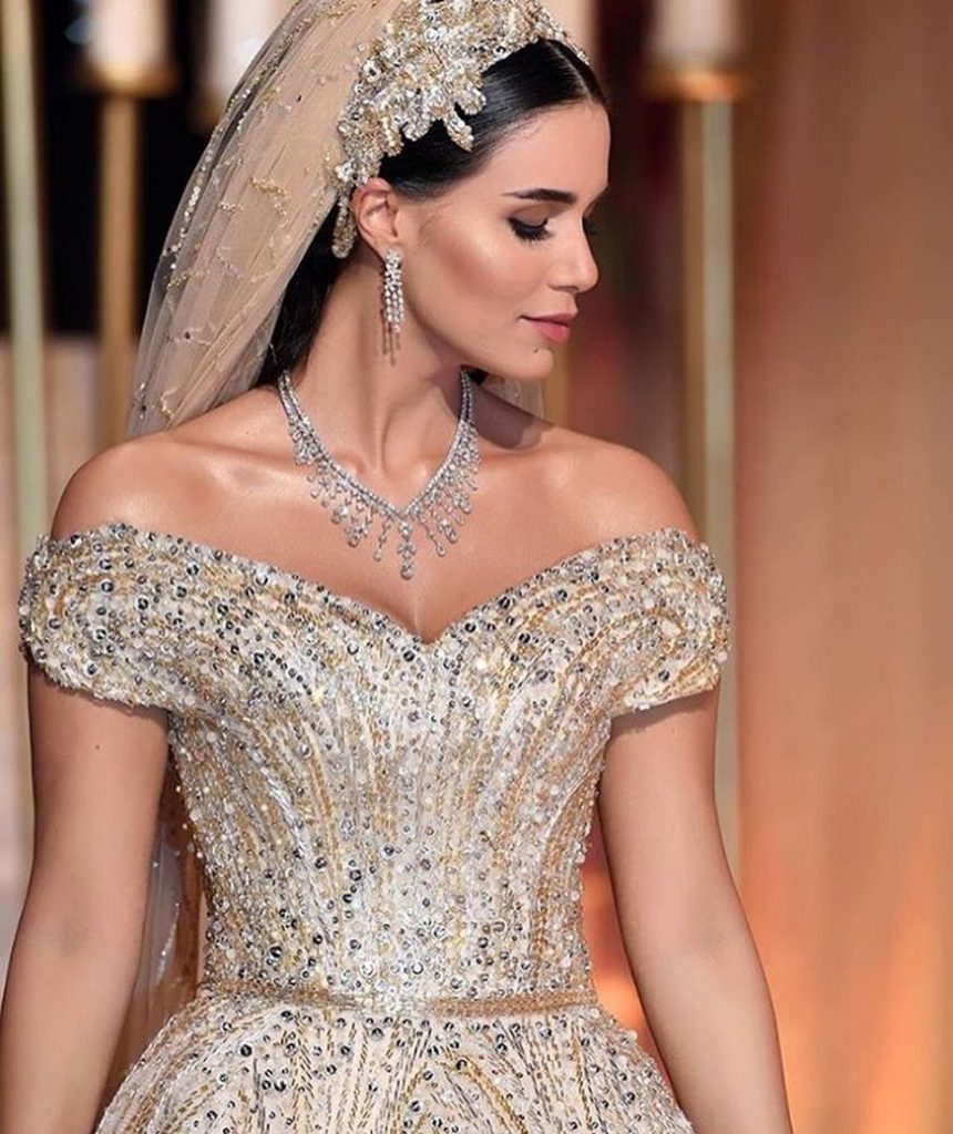 138755 Невеста из Ливана целый год шила себе платье. Получилось потрясающе!