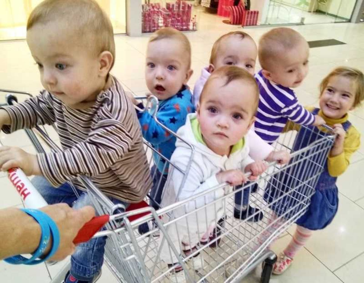 Одесским пятерняшкам уже почти 4 года. Как сейчас выглядят малыши и их старшая сестра