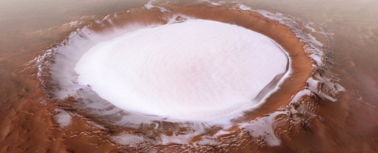 144756 Появилось видео полета над гигантским ледяным кратером Марса
