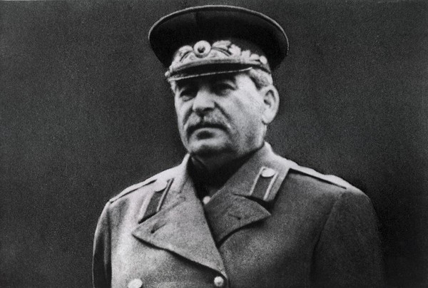 У Сталина было трое родных детей и один приемный