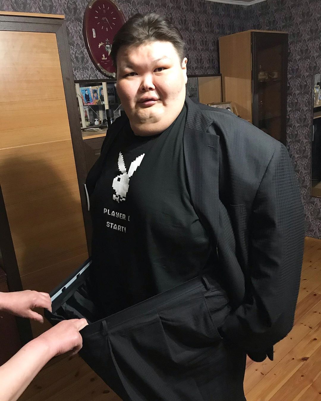 300-килограммовый сумоист Анатолий Михаханов закончил свою карьеру и похудел на 112 кг