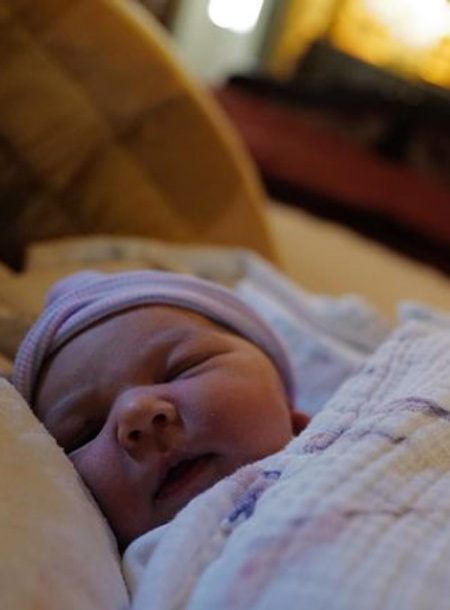 Джош Бролин стал отцом в четвертый раз: первое фото и необычное имя ребенка