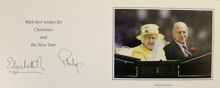 Как Елизавета II поздравляла своих сотрудников с Рождеством: в сети появились открытки королевской семьи за 20 лет